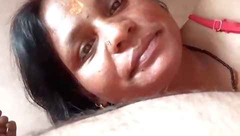 Indian cam video with a brunette mature girl and a bloke