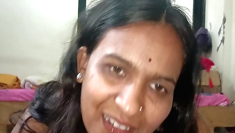 Indian brunette gets fucked and fucked in a blowjob