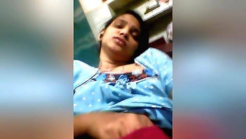 Indian beauty masturbating in her bedroom webcam clip