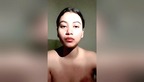 Indian beauty in her 30s gives us view of her beautiful body