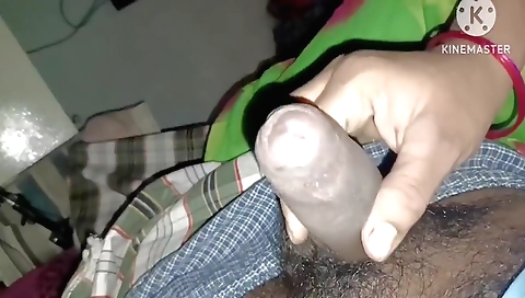 Indian sex tape shows the girls pussy getting licked by a guy