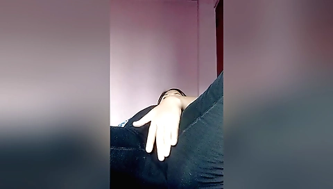 Hot brunette chick showing her ass in a homemade webcam video