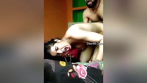 Indian pornstar with a shaved pussy fucked in webcam