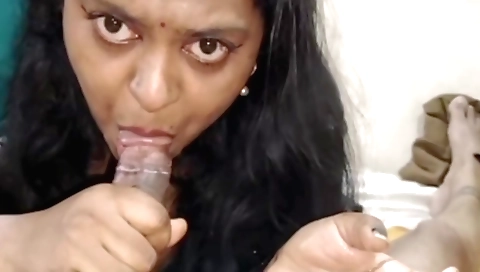 Indian babe in a hot and sexy outfit in my homemade vid