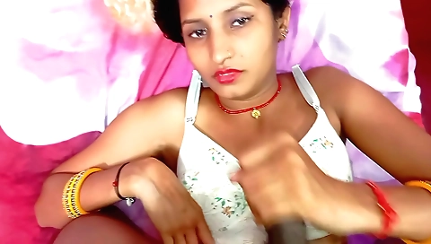 Babii fucked her hairy bhabhi and took a piss in bed