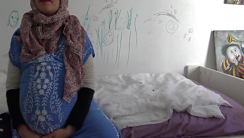Indian refugee babe fucks her husband in the shower