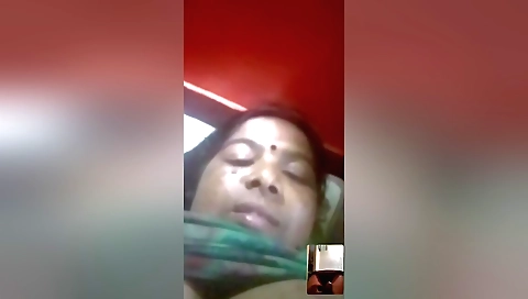 Indian bhabi calls out Karen Kapoor in her phone call