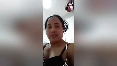 Indian brunette shows her natural boobs on web cam