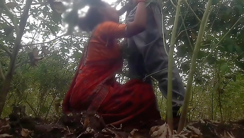 Amateur brunette amateur outdoor video with hot girl