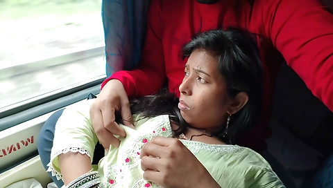 Amateur indian girl in her village and is giving a nice bhabhi vid