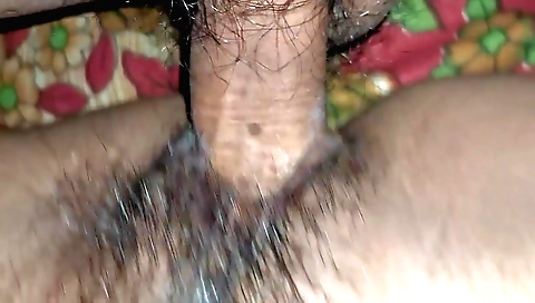 Indian girl's hair and wet pussy gets filled up with creampie